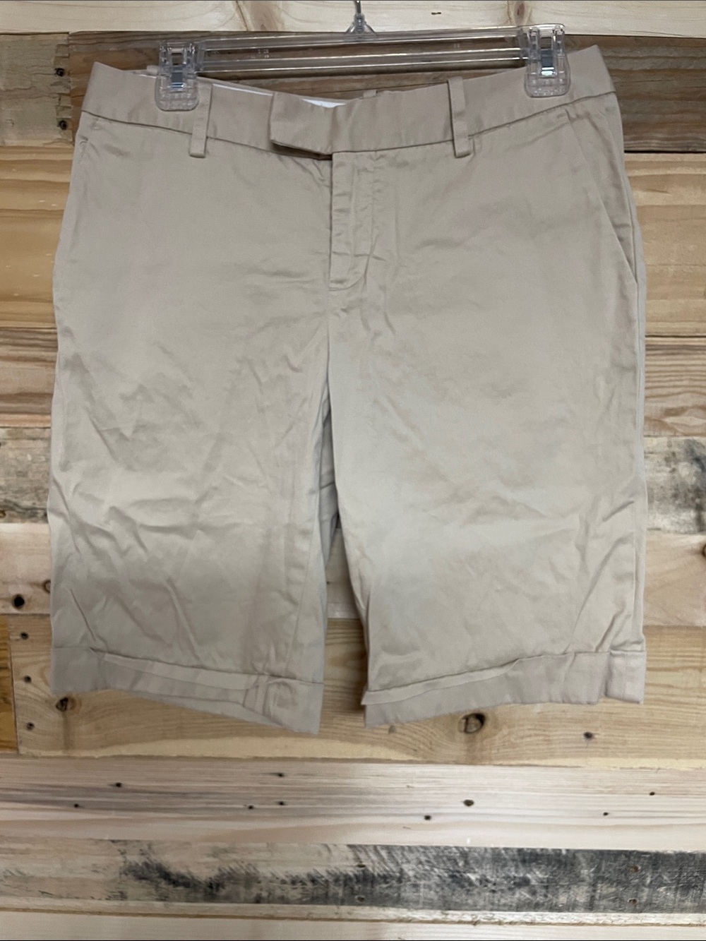 Banana Republic size 6P Martin Fit Khaki Color Mid-rise 10.5” Inseam Shorts